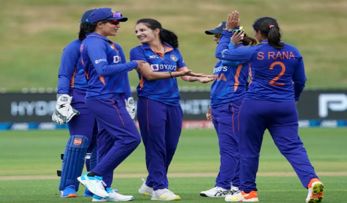 वनडे में भारतीय महिलाओं का जलवा, लड़कियों ने 50 ओवर में बनाए 420 रन
